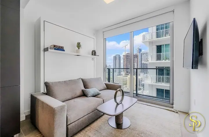 Fox – Studio · Downtown