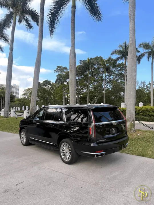 Cadillac Escalade 2023 – photo 2