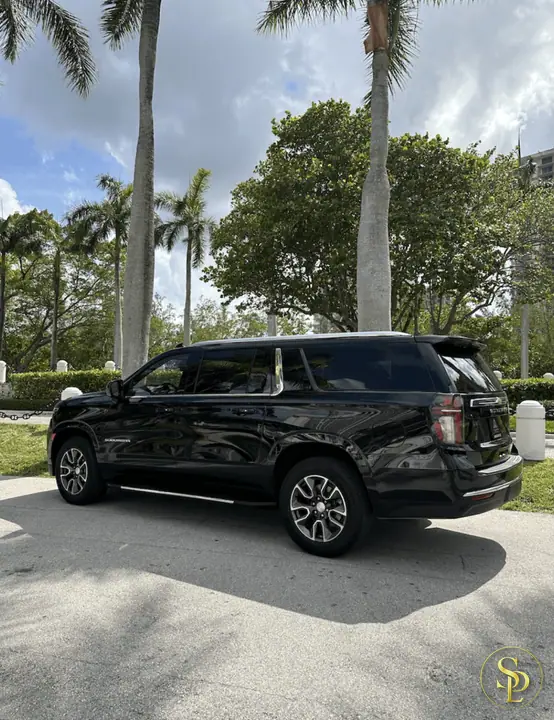 Chevrolet Suburban – photo 2