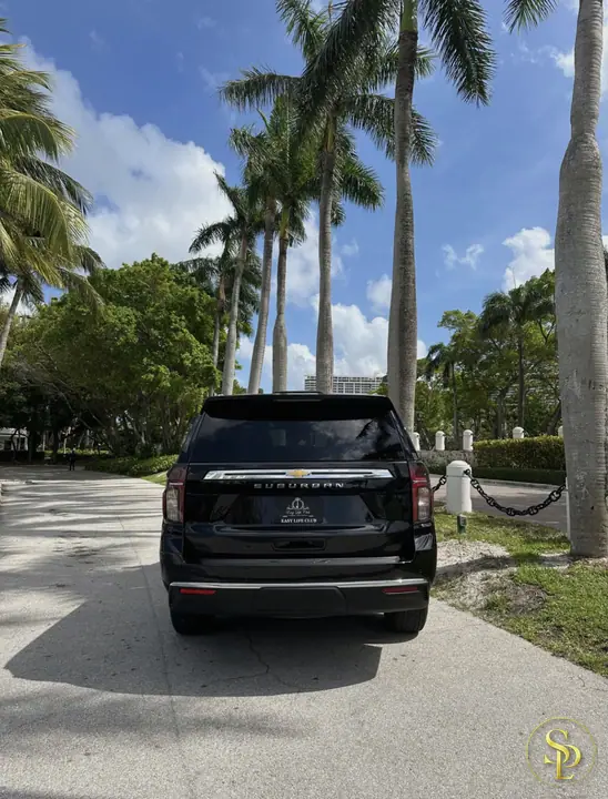 Chevrolet Suburban – photo 4