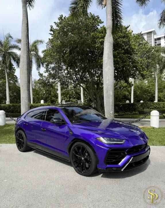 Lamborghini Urus – Violette