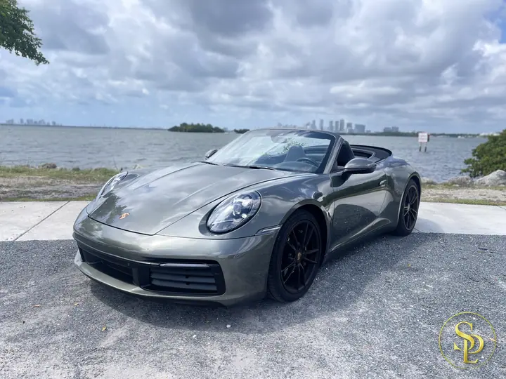 Porsche 911 – Grise