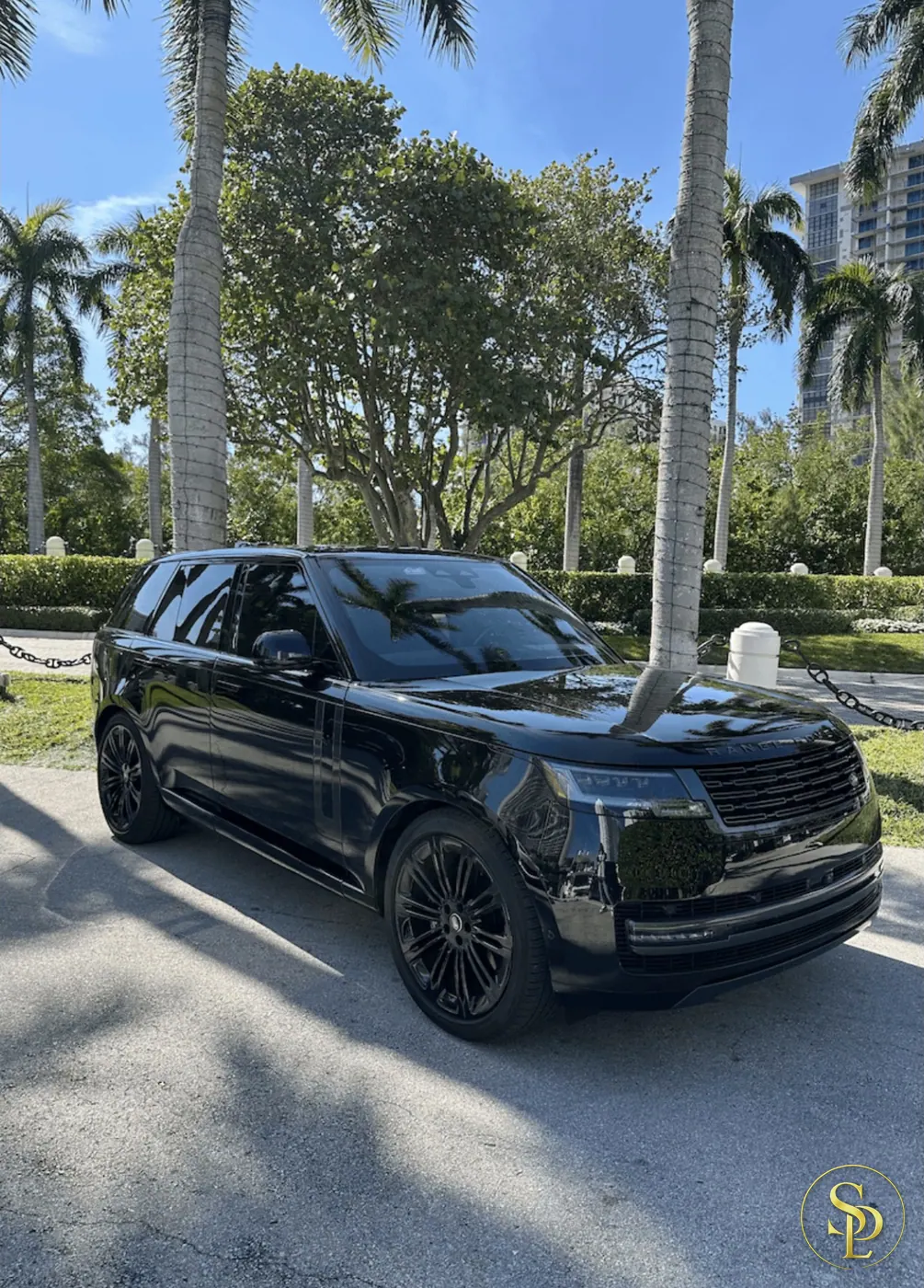 Range Rover – photo 1