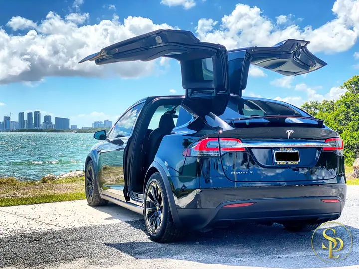 Tesla Model X – photo 2