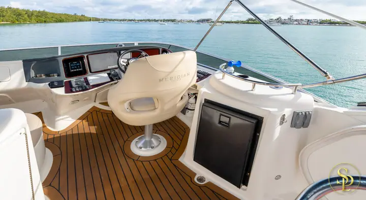 42' Meridian – photo 4