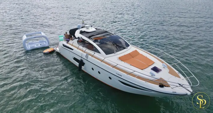 52' Azimut – photo 2