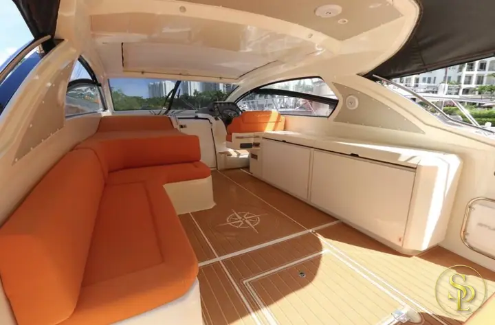 52' Azimut – photo 3