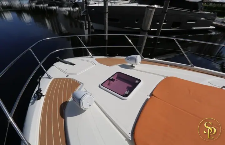 52' Azimut – photo 4