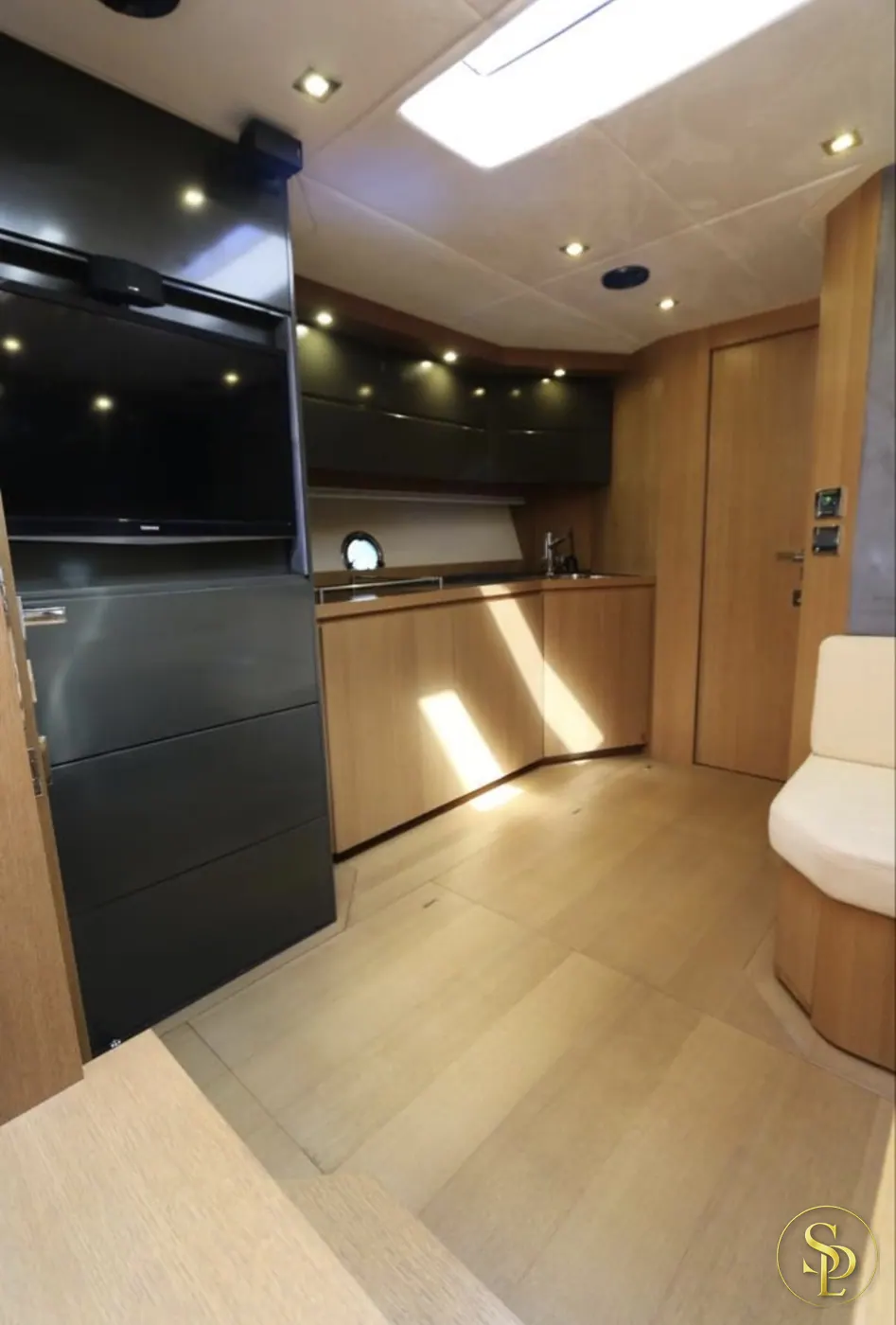 52' Azimut – photo 7