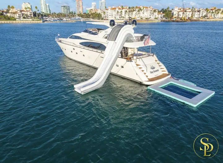 90' Azimut – photo 2