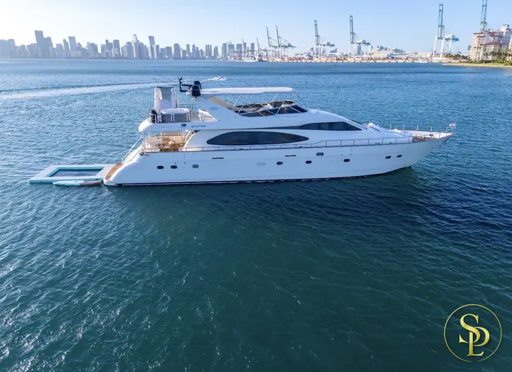 90' Azimut – photo 3
