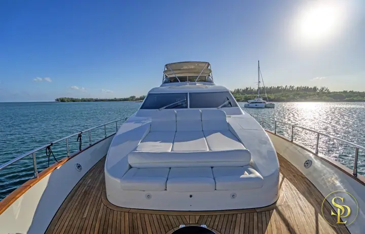 90' Azimut – photo 4