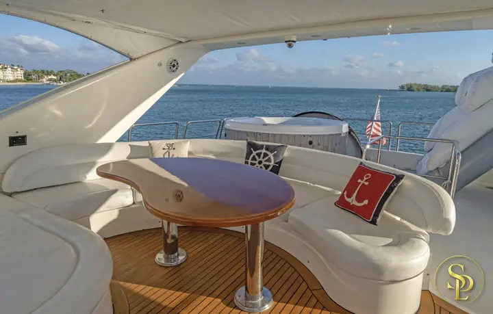 90' Azimut – photo 5