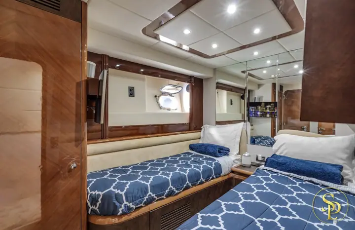 90' Azimut – photo 11